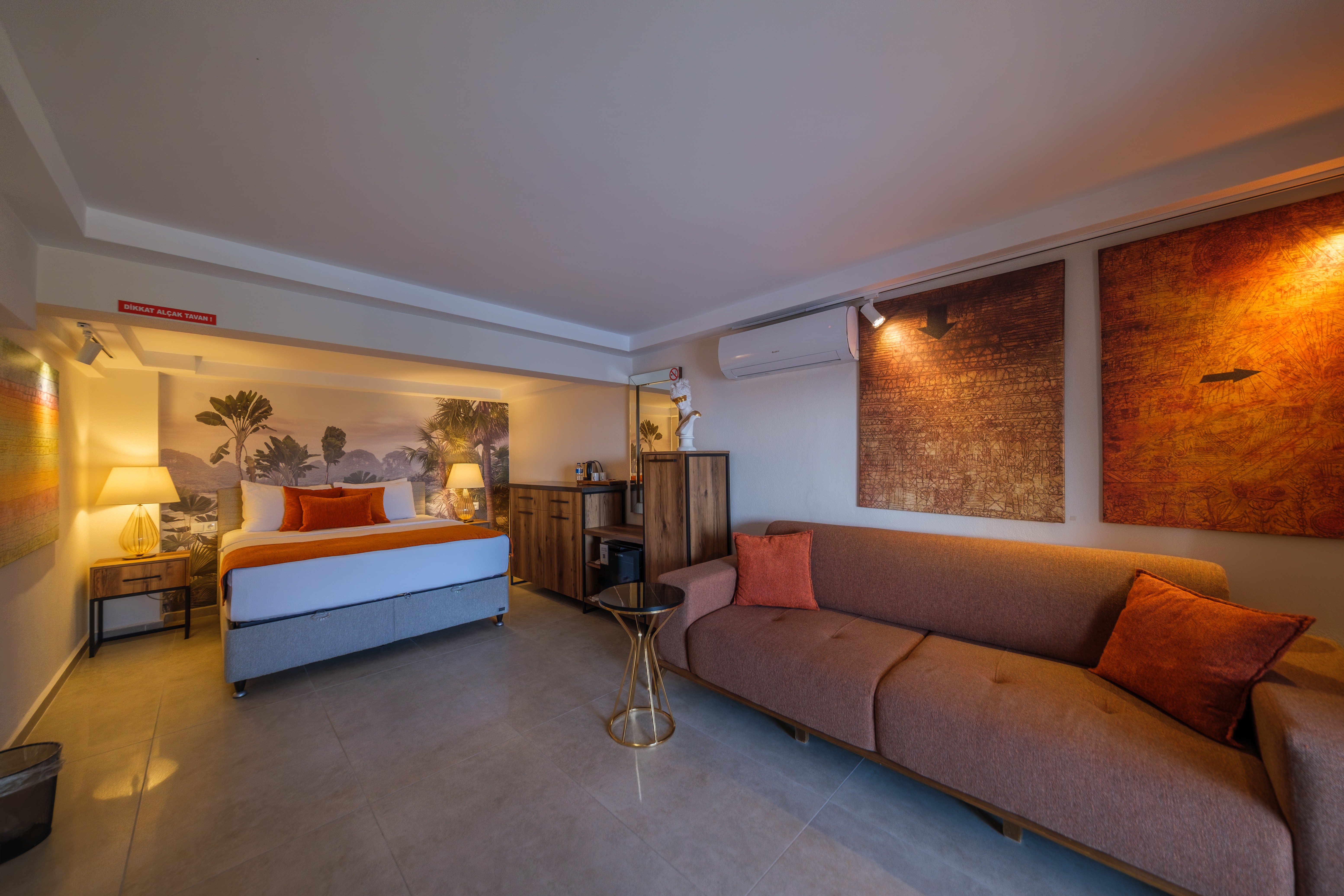 Deluxe Oda, Deniz ve Havuz Manzaralı, Havuz Çıkışlı ve Balkonlu