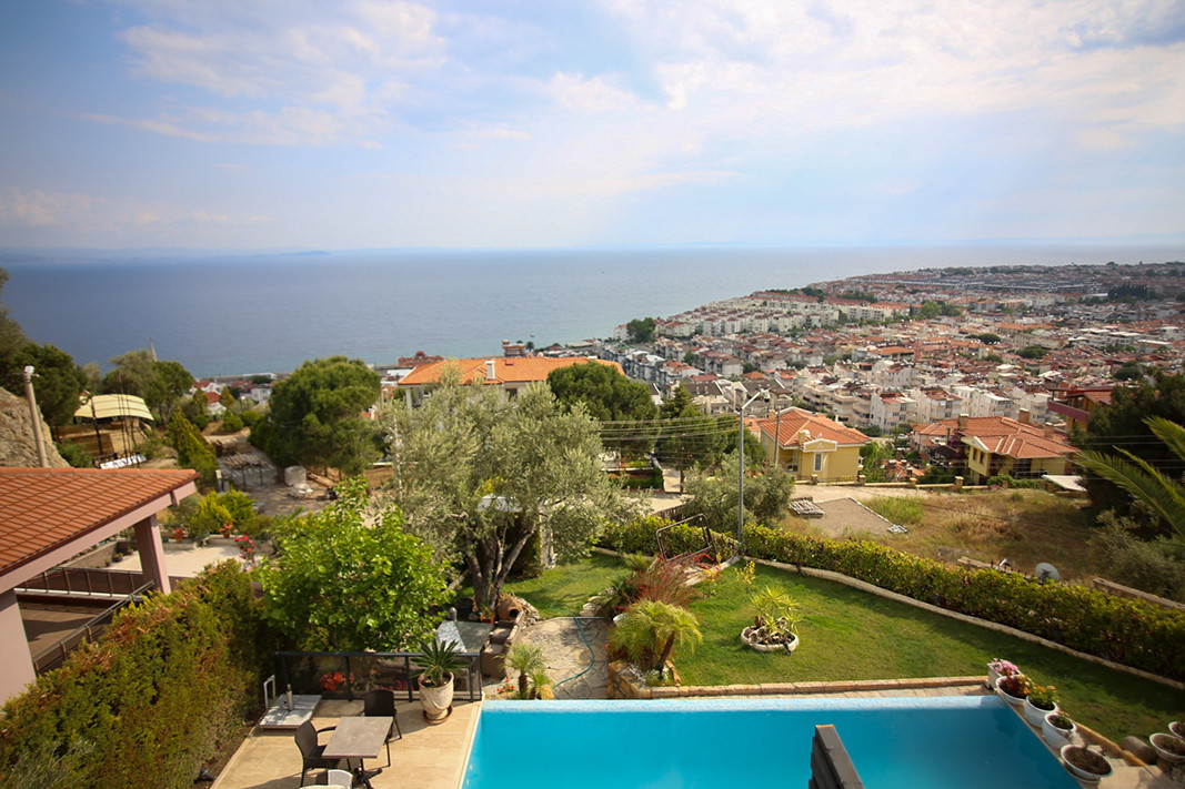 Suit Oda Deniz ve Havuz Manzaralı, Balkonsuz