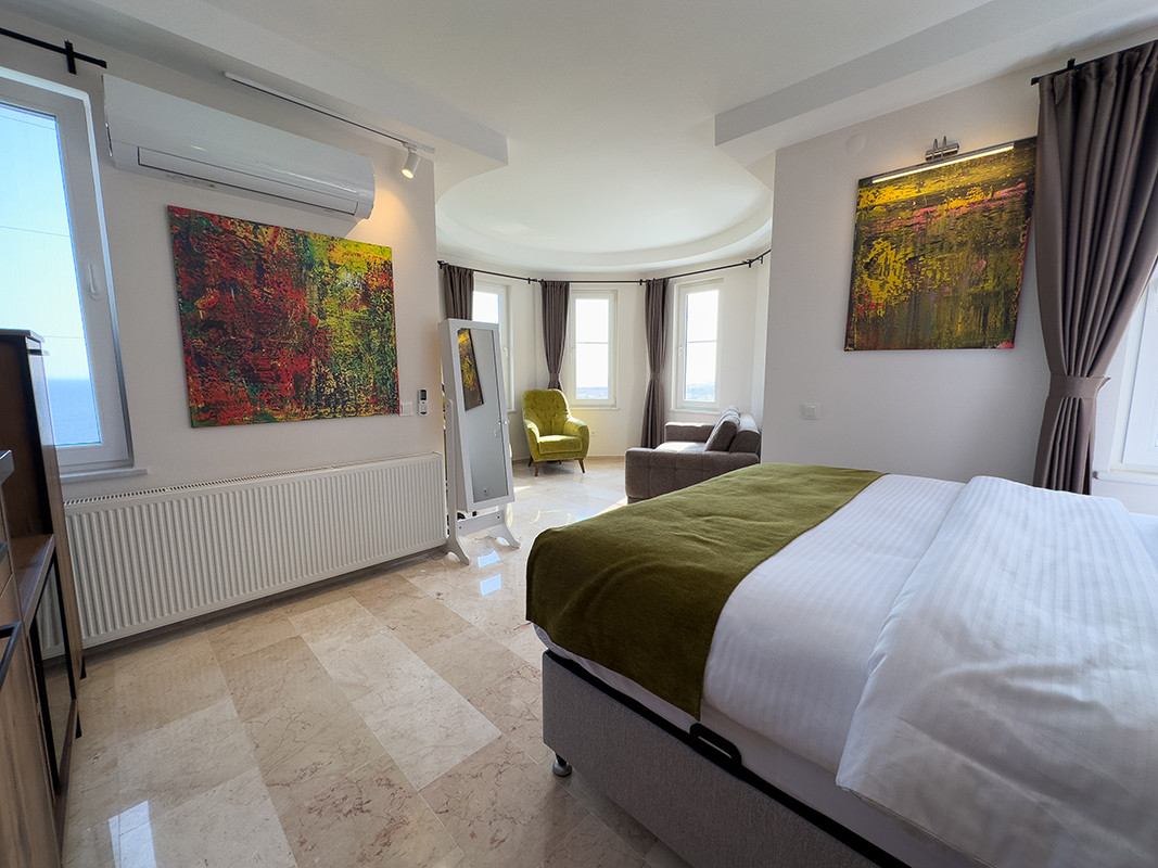 Deluxe Oda, Deniz ve Havuz Manzaralı Balkonsuz