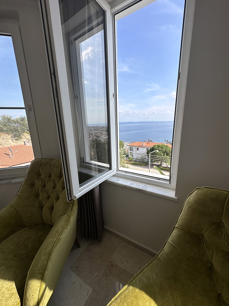 Deluxe Oda, Deniz ve Havuz Manzaralı Balkonsuz