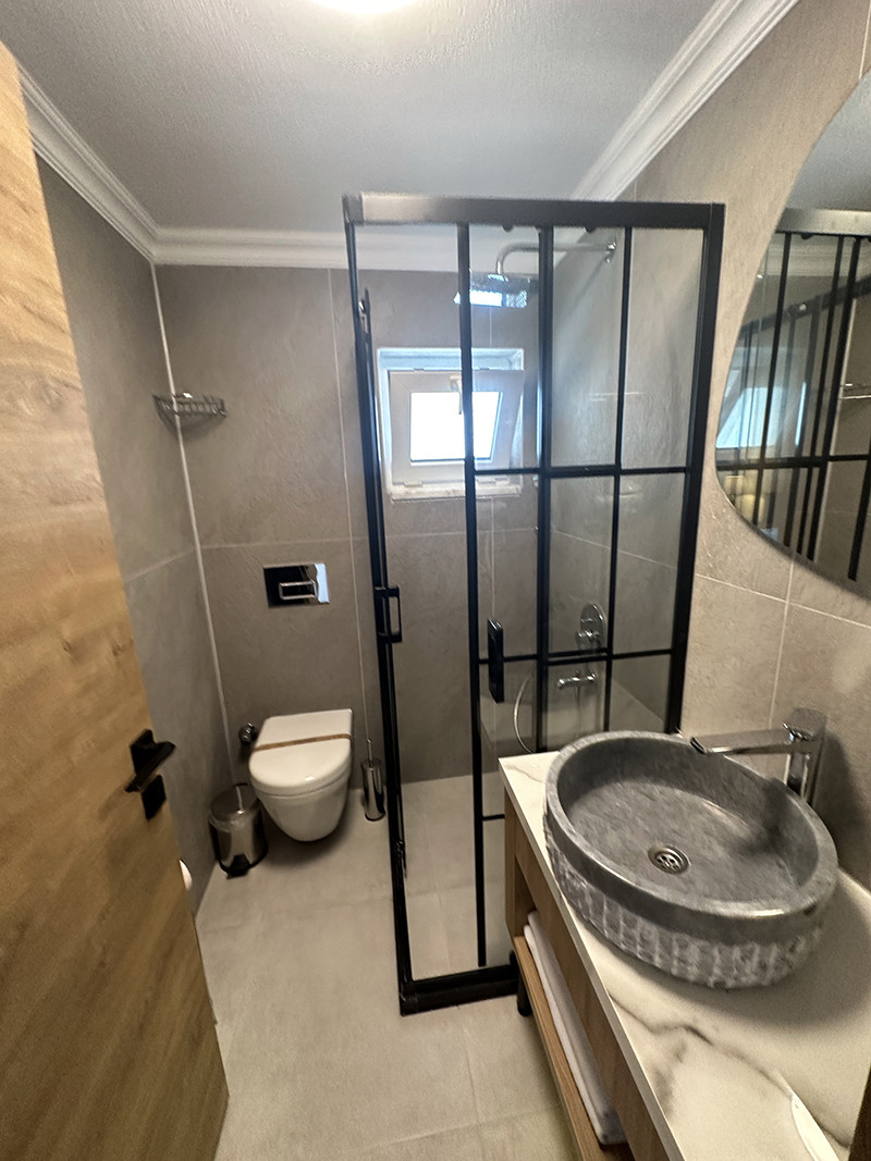 Deluxe Oda, Deniz ve Havuz Manzaralı, Havuz Çıkışlı ve Balkonlu