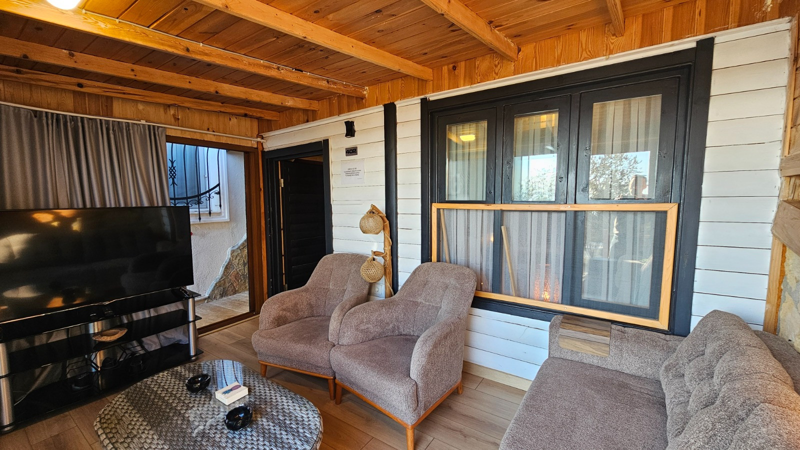 1+1 Jakuzili Bungalow  Kısmi Havuz ve Deniz Manzaralı, Havuz Bağlantılı